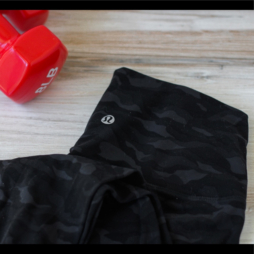 Lululemon Align 25” length black camo leggings